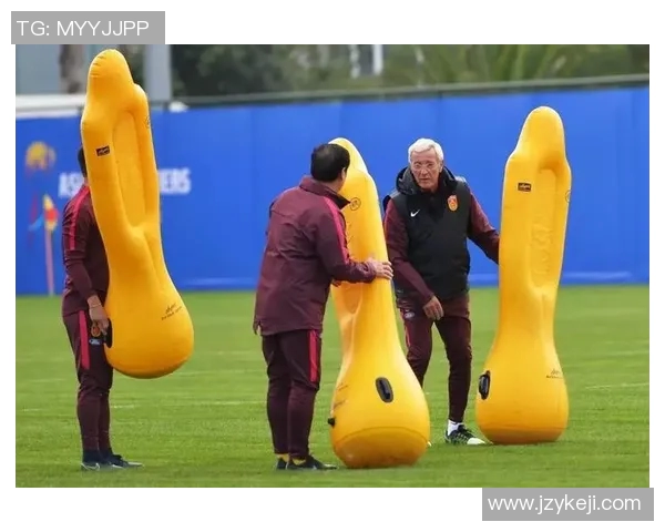 足球明星亲临中国工厂探访制造业背后的故事与梦想